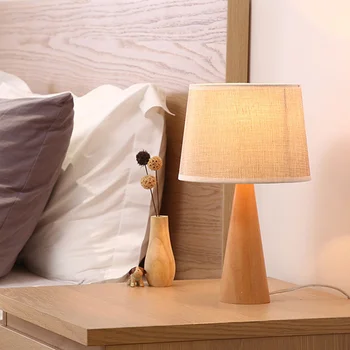 Iskandinav Modern Masa Gece Lambası Ahşap Tripod Braketi Oturma Odası LED Kumaş Gölge Yatak Odası Başucu masa lambası Okuma Armatürü